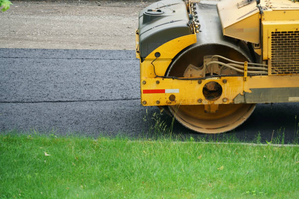 Best Driveway Paving Contractor  in Saugatuck, CT